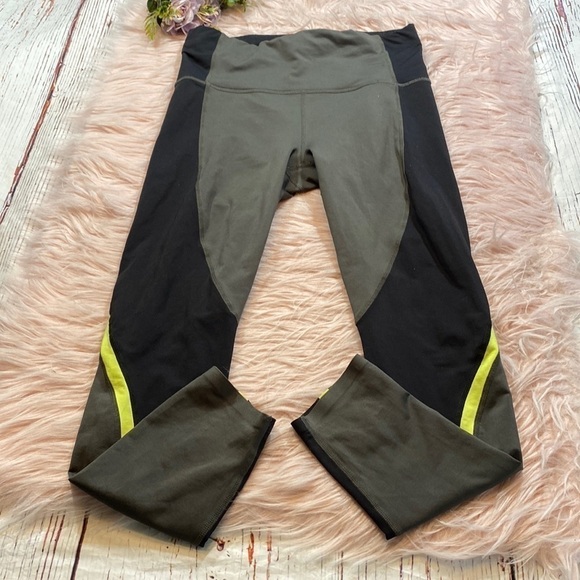 Athleta Pants - Athleta Spar Colorblock Leggings sz S